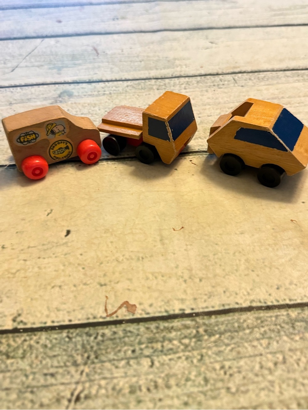 Vintage Snoopy's Fish Truck wooden toy 1971 Mattel Putt-Putt wooden cars